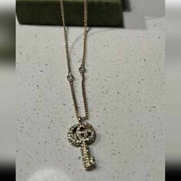 Esquiste GUCCI Luxury Key 🔑 Necklace - Picture 3 of 5